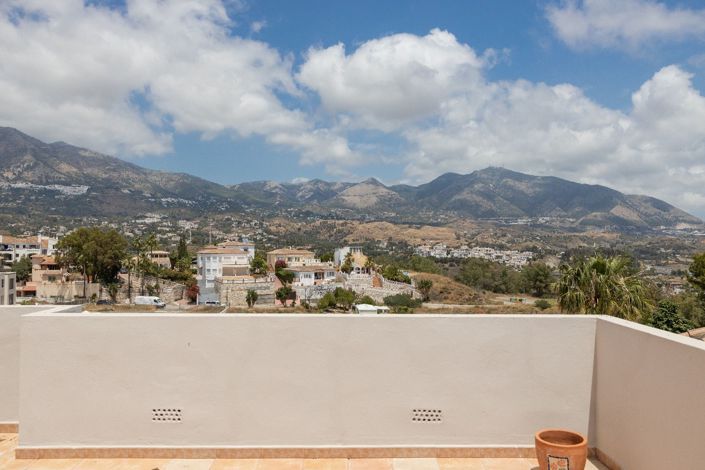 Image No.25-5 Bed House for sale