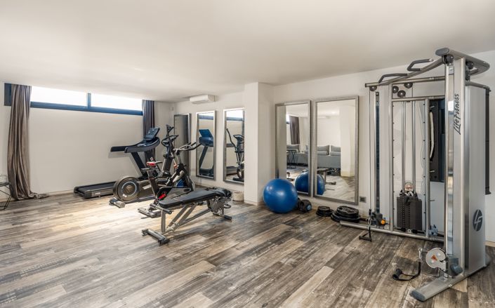 Image No.12-6 Bed Villa for sale