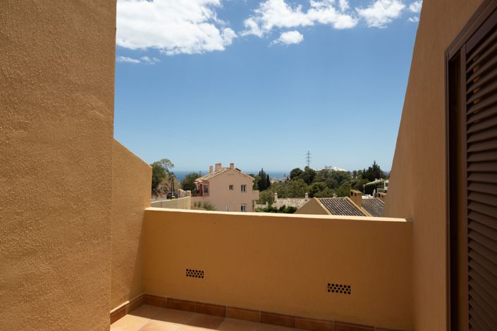 Image No.11-4 Bed Townhouse for sale