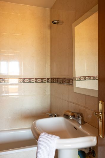 Image No.8-4 Bed Townhouse for sale