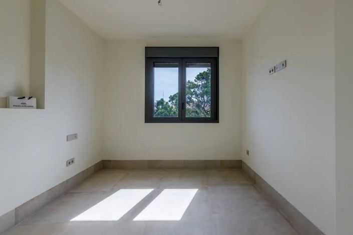 Image No.11-1 Bed Apartment for sale