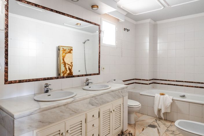 Image No.14-4 Bed Penthouse for sale