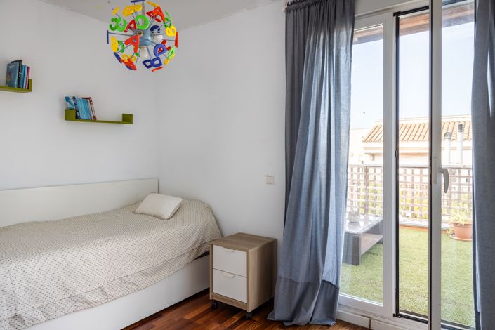 Image No.13-3 Bed Townhouse for sale