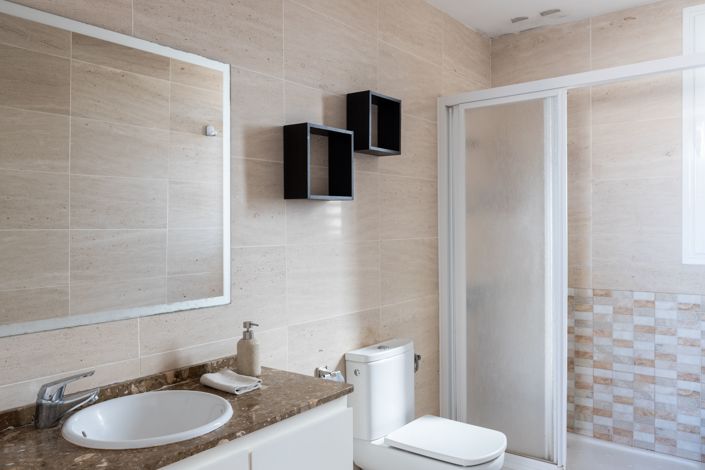 Image No.14-3 Bed Townhouse for sale