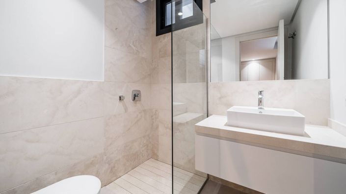 Image No.17-4 Bed House for sale