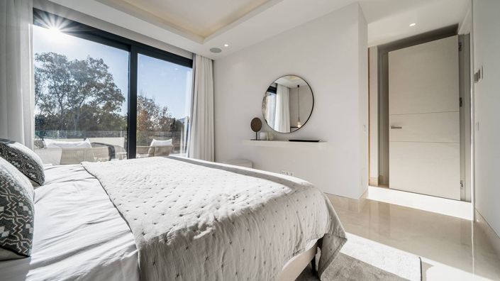 Image No.19-4 Bed House for sale