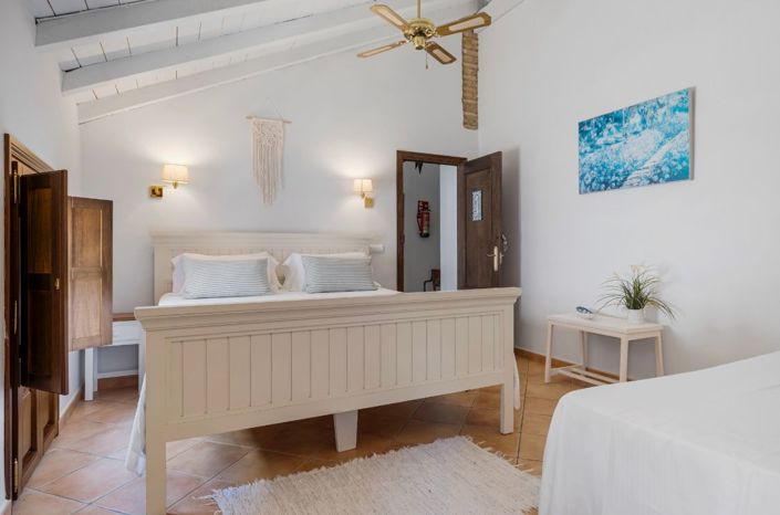 Image No.2-Maison de ville de 9 chambres à vendre à Cortes de la Frontera