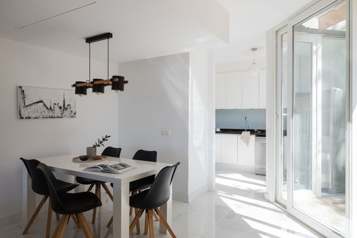 Image No.15-4 Bed House for sale