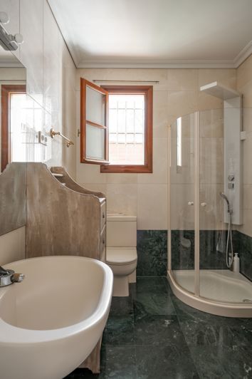 Image No.23-5 Bed Villa for sale