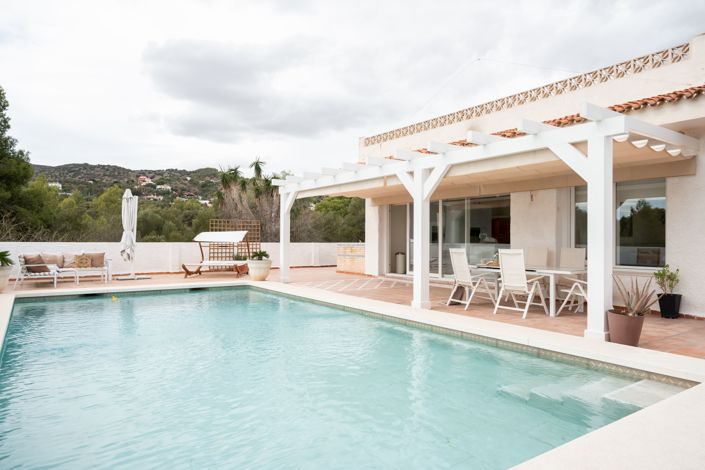 Image No.13-8 Bed Villa for sale