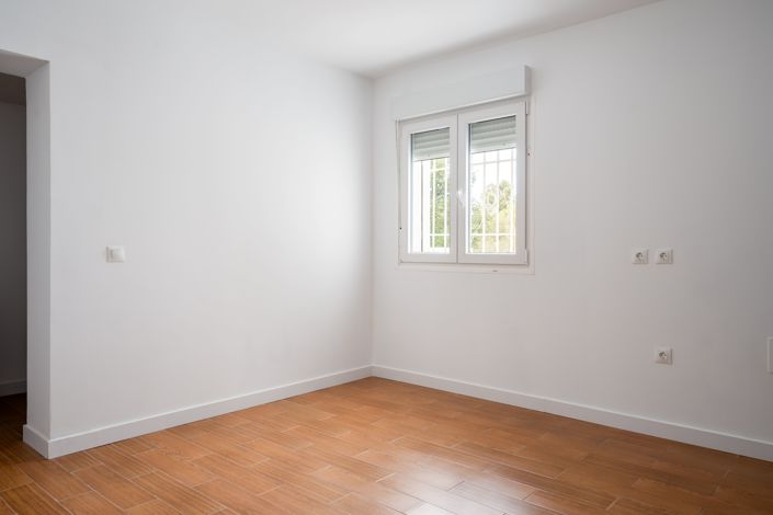 Image No.25-8 Bed Villa for sale