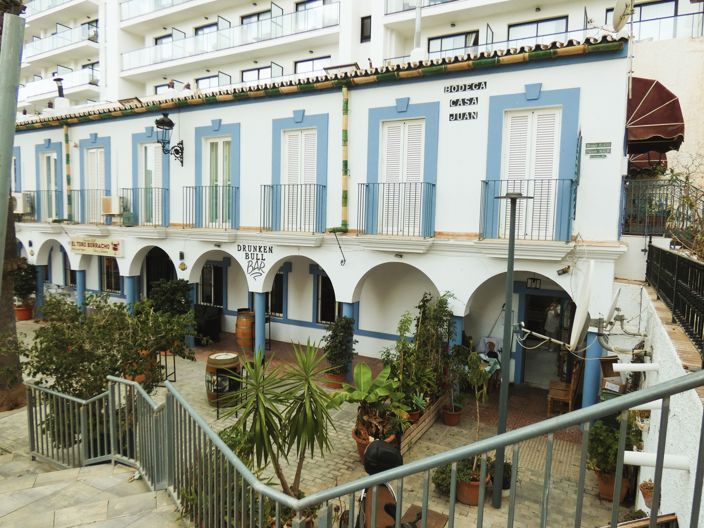 Image No.1-2 Bed House for sale