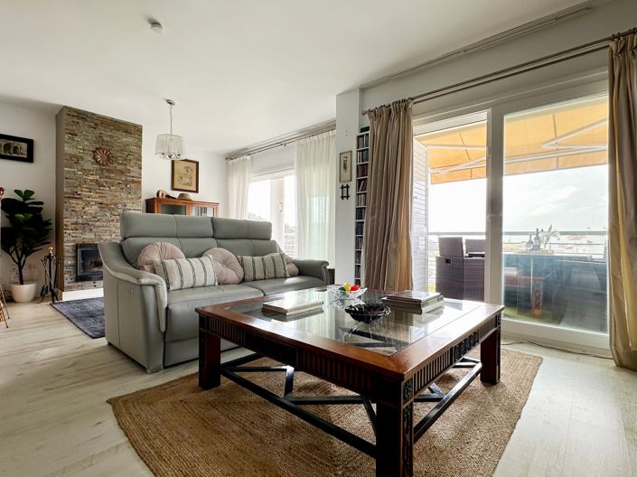 Image No.12-5 Bed House for sale