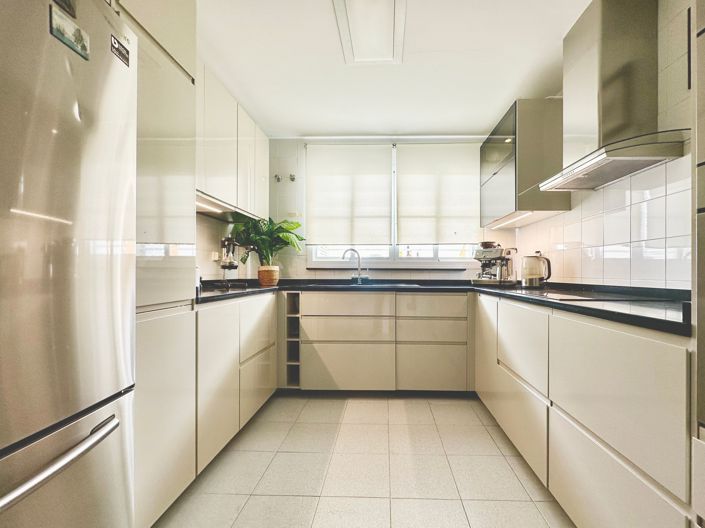 Image No.15-5 Bed House for sale