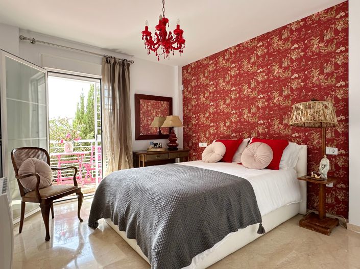 Image No.18-5 Bed House for sale