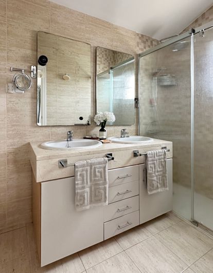 Image No.26-5 Bed House for sale