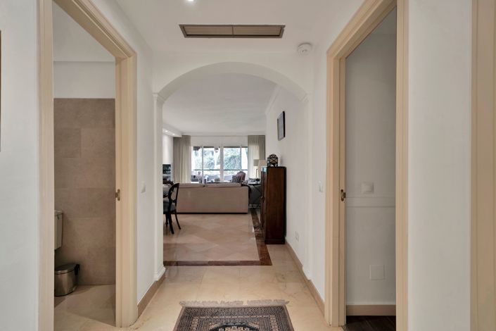 Image No.12-3 Bed Apartment for sale