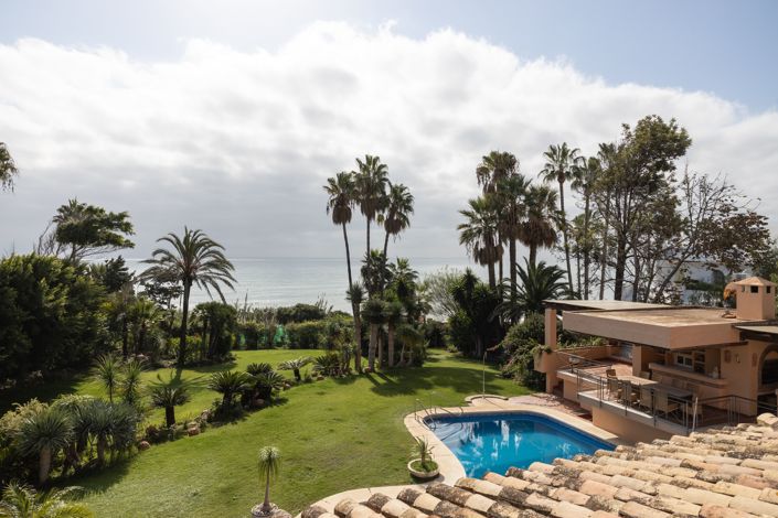 Image No.1-Villa de 8 chambres à vendre à Estepona
