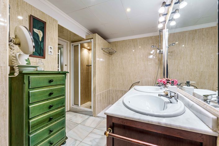 Image No.24-3 Bed Apartment for sale