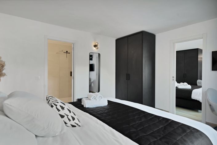 Image No.25-7 Bed Villa for sale