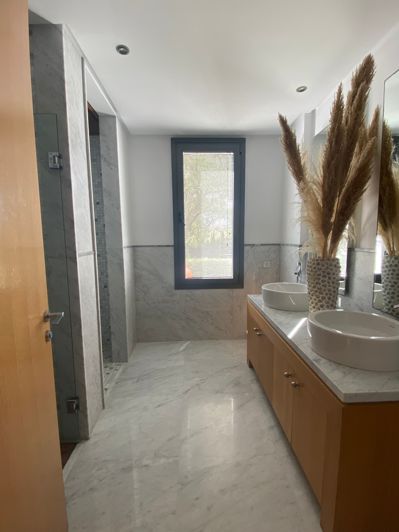 Image No.28-5 Bed House for sale