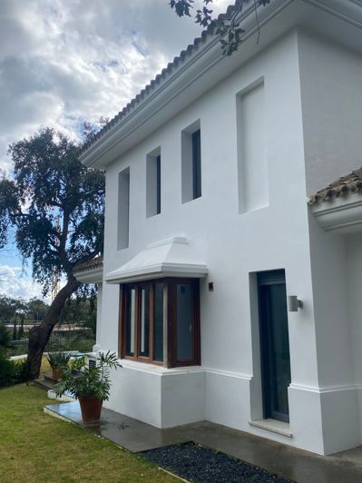 Image No.8-5 Bed House for sale