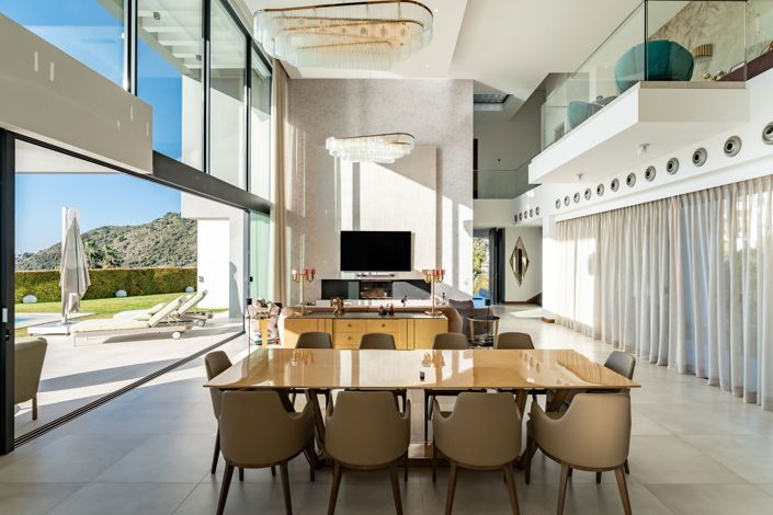 Image No.2-6 Bed Villa for sale