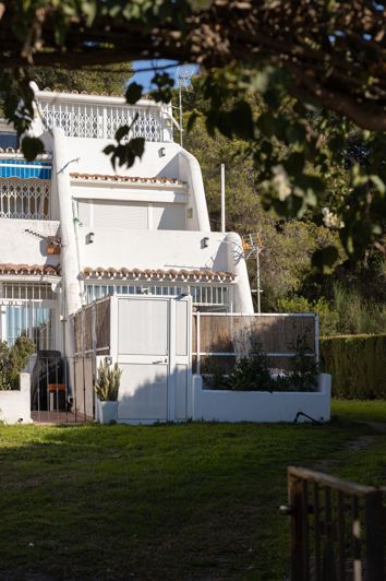 Image No.20-2 Bed Apartment for sale