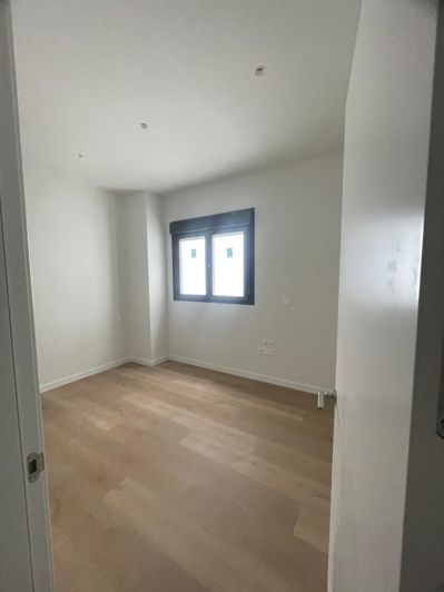 Image No.9-2 Bed House for sale