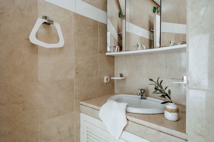 Image No.21-3 Bed Apartment for sale