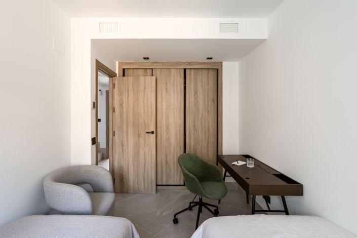 Image No.23-3 Bed House for sale