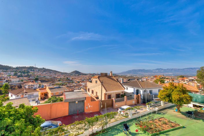 Image No.16-12 Bed Property for sale