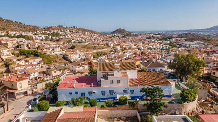 Image No.4-12 Bed Property for sale