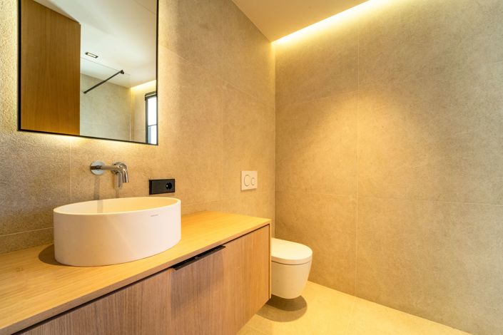 Image No.15-3 Bed House for sale