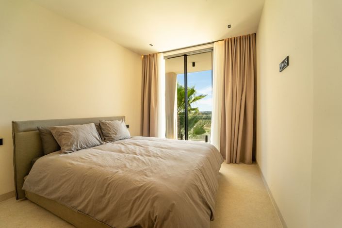 Image No.16-3 Bed House for sale