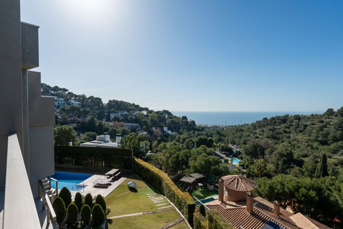 Image No.1-3 Bed Villa for sale