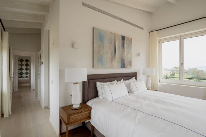 Image No.25-4 Bed House for sale