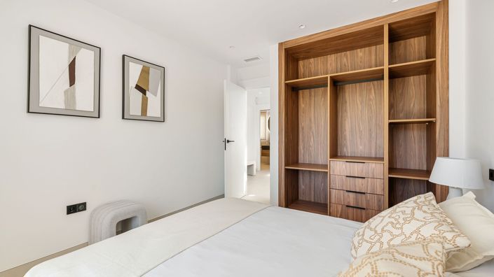 Image No.20-3 Bed Townhouse for sale