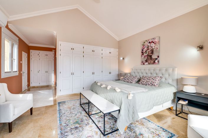 Image No.15-5 Bed Villa for sale