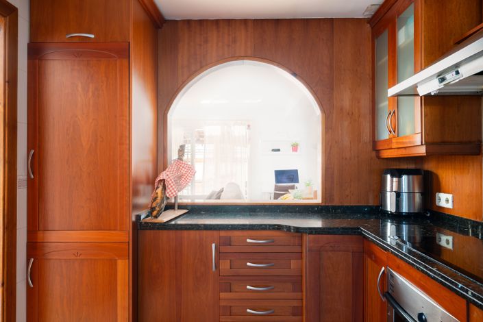 Image No.11-3 Bed House for sale