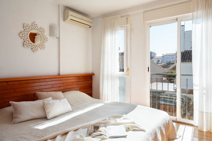 Image No.15-3 Bed House for sale