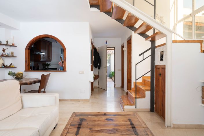 Image No.1-3 Bed House for sale