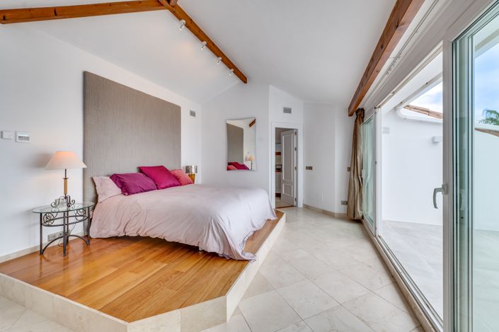 Image No.17-4 Bed Villa for sale