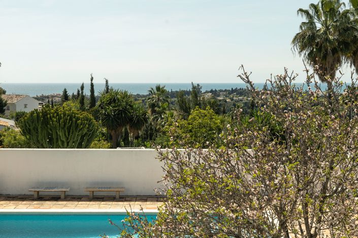 Image No.2-Villa de 4 chambres à vendre à Estepona