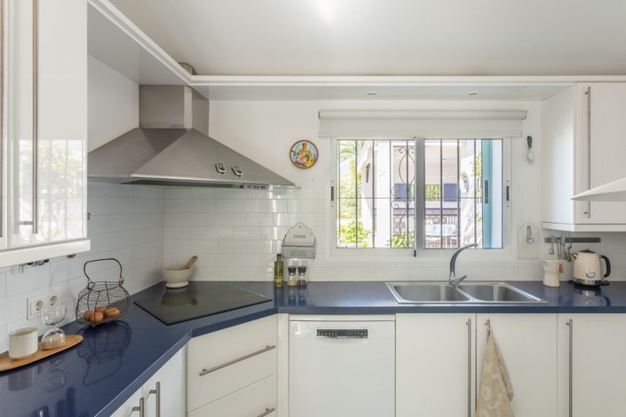 Image No.7-Villa de 4 chambres à vendre à Estepona