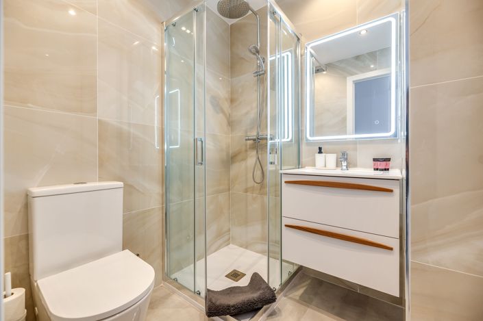 Image No.10-5 Bed Apartment for sale