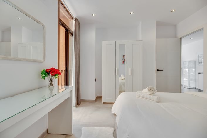 Image No.8-5 Bed Apartment for sale