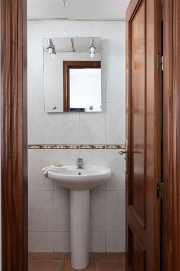 Image No.12-4 Bed Townhouse for sale