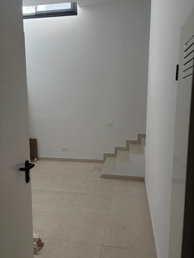 Image No.12-3 Bed Townhouse for sale