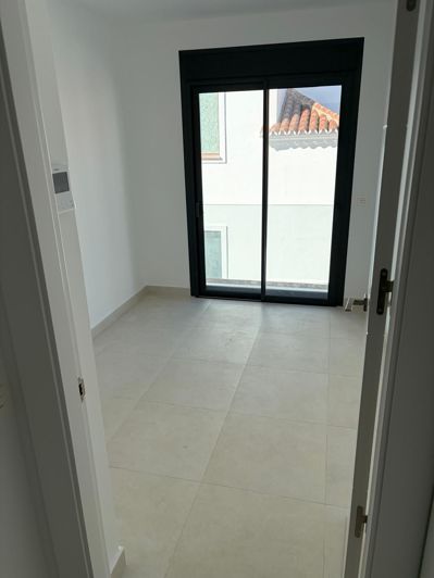 Image No.16-3 Bed Townhouse for sale